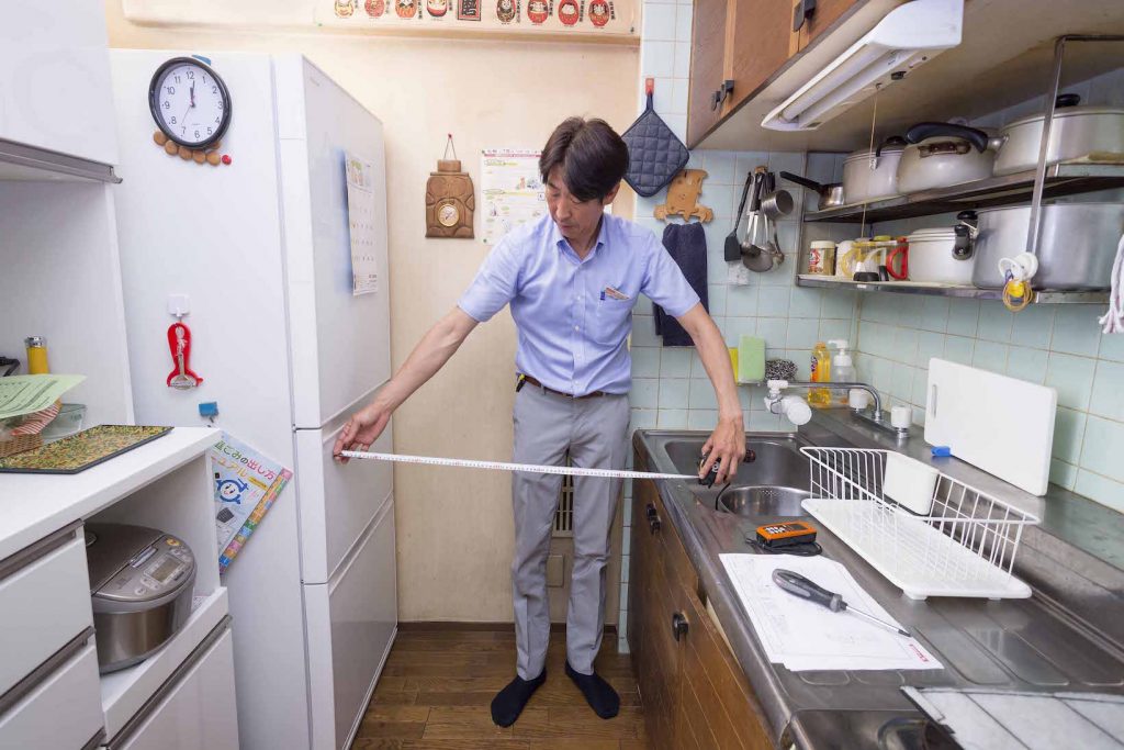 量測廚具到冰箱、餐櫃的距離